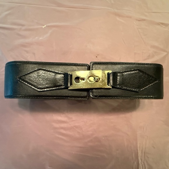 NWT Vince Camuto Black 2” Belt with Gold Buckle & Stretch Back Size S/M MSRP$48 - Picture 2 of 8